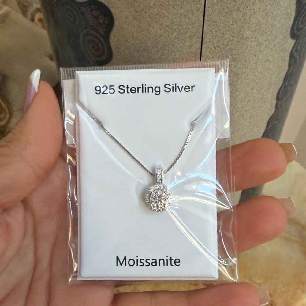 New 1.028 CT VVS1 color D Moissanite Pendant Necklace Real 925 Sterling Silver - Picture 6 of 10